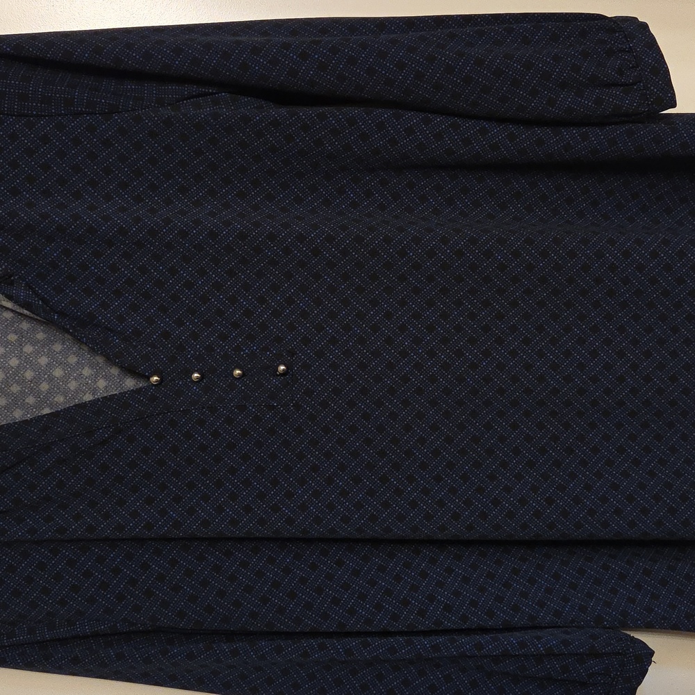 New York & Company Black and Blue Geometric Top